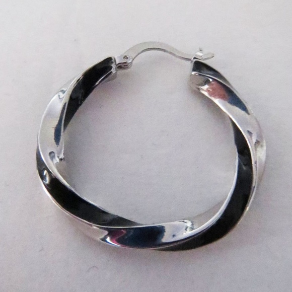 LIA SOPHIA "TWIST & SHOUT" HOOP PIERCED EARRINGS - Picture 3 of 4